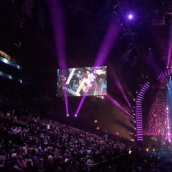 Yes perform with founding frontman Jon Anderson and RUSH’s Geddy Lee at Rock and Roll Hall of Fame induction — watch