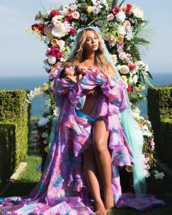 Beyoncé introduces the world to Sir and Rumi Carter with epic Instagram photo